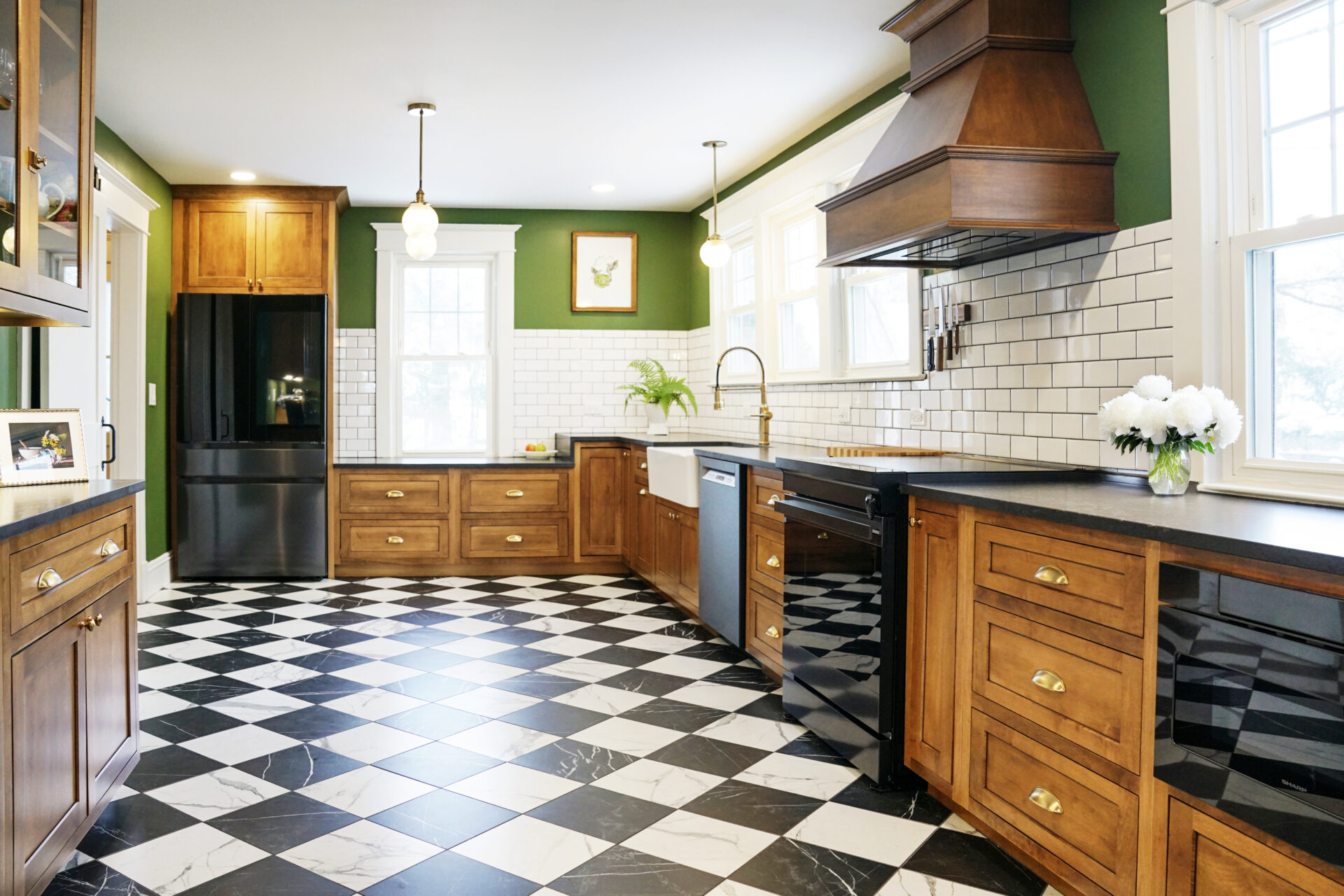 Hubbs kitchen with flowers screen BRIGHTER SOFT LIGHT